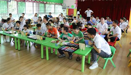 冶建青年走進(jìn)兒童福利院，帶去愛的“綠動”