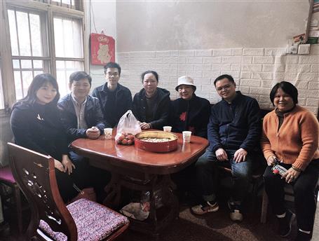 九三學(xué)社柳州市委領(lǐng)導(dǎo)到冶建公司走訪慰問(wèn)老社員